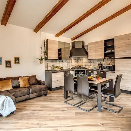 Chez Marie' - Modern In Countryside Vakantiehuis