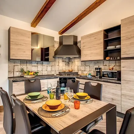 Chez Marie' - Modern In Countryside