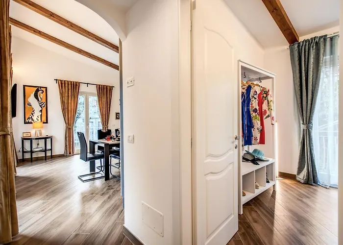 Holiday home Chez Marie' - Modern In Countryside *